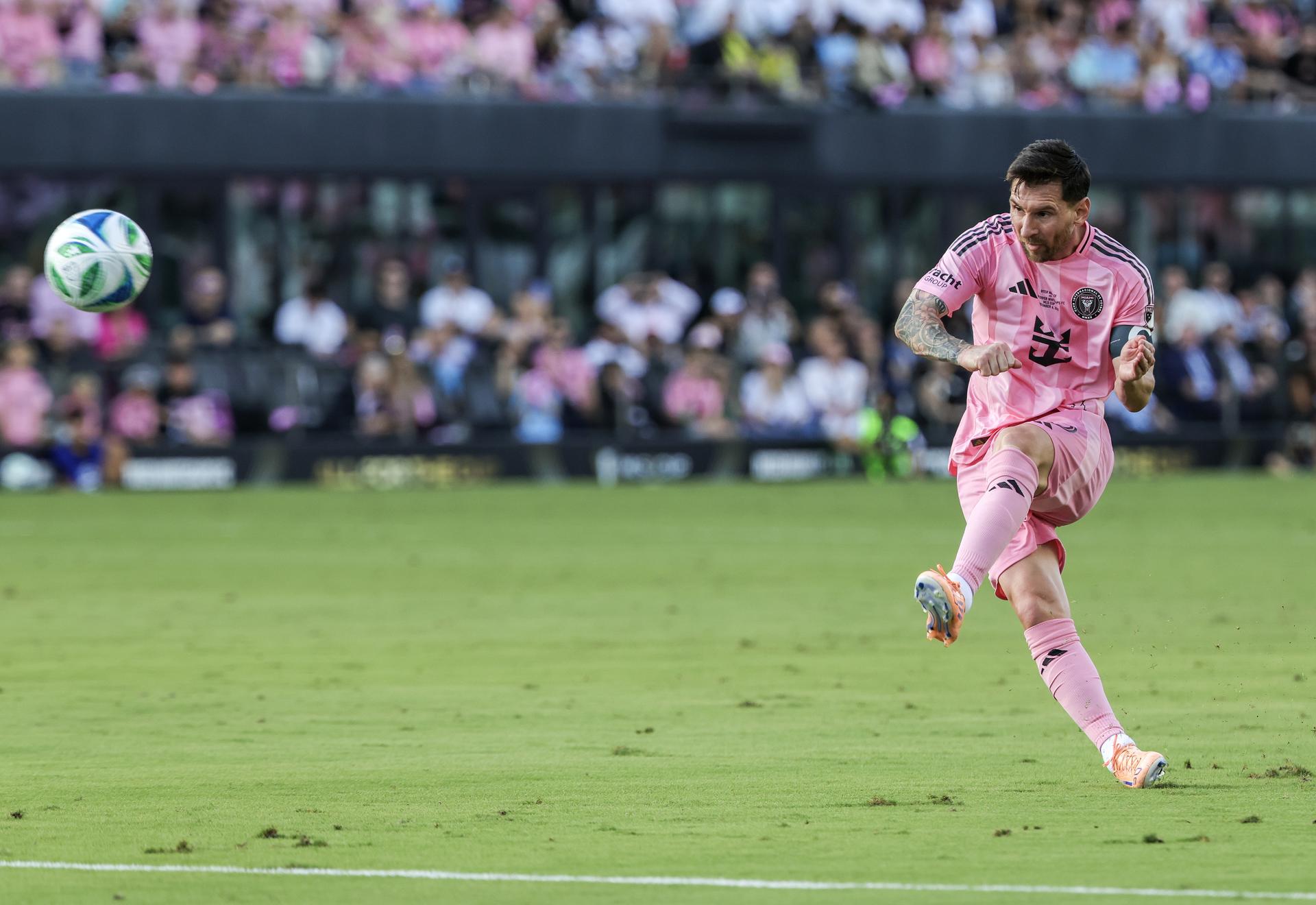 Fort Lauderdale (United States), 06/12/2025.- Inter Miami CF Forward Lionel Messi in action during the 2025 MLS Cup Final between Inter Miami CF and Vancouver Whitecaps FC at Chase Stadium in Fort Lauderdale, Florida, USA, 06 December 2025. EFE/EPA/CRISTOBAL HERRERA-ULASHKEVICH