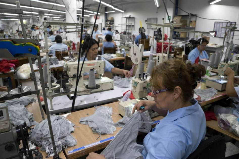Las cifras negativas de la industria reflejan el difícil comienzo de año.  / Bloomberg News