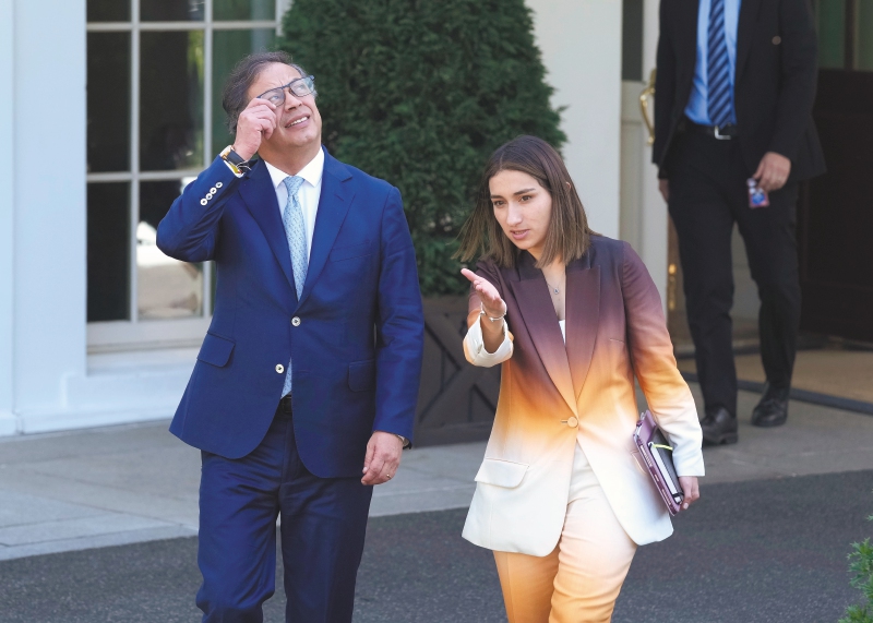 El presidente Gustavo Petro y Laura Sarabia, nueva directora del Dapre.