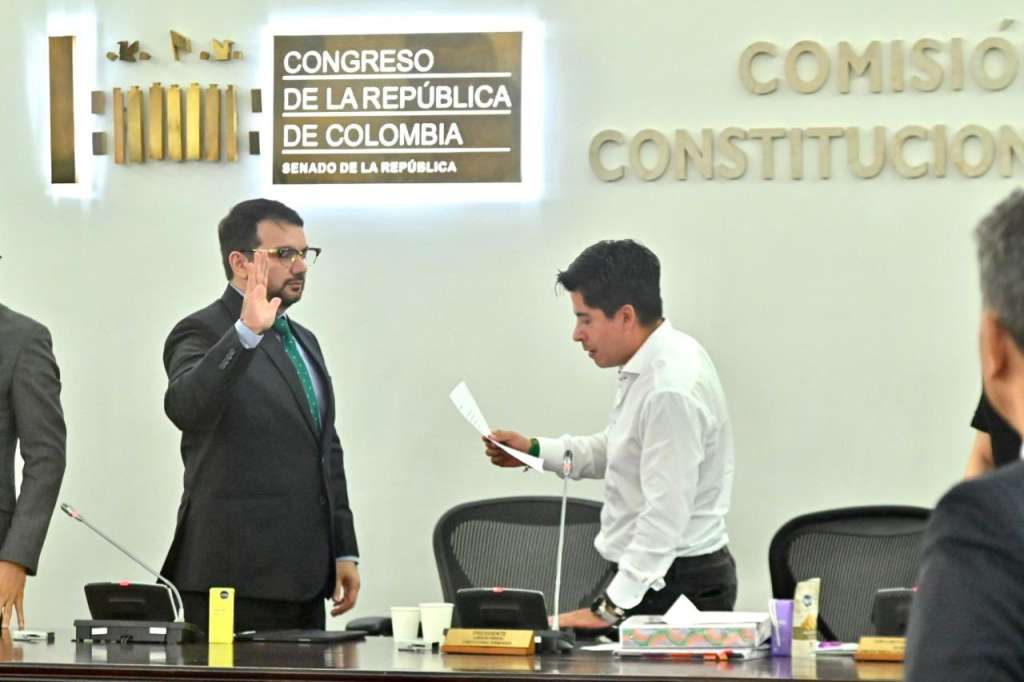 Julio Elías Chagüi asume la presidencia de la Comisión Primera del Senado en la última legislatura del cuatrenio.