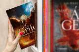 “El Grifo”, la novela de los Hohlbein que mezcla fantasía oscura y drama familiar (Reseña)