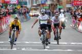 Alaphillipe celebró antes de tiempo y Roglic ganó la clásica Lieja-Bastoña-Lieja
