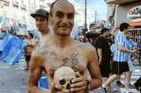 Un hincha de Racing desenterró el cráneo de su abuelo para que Racing saliera campeón