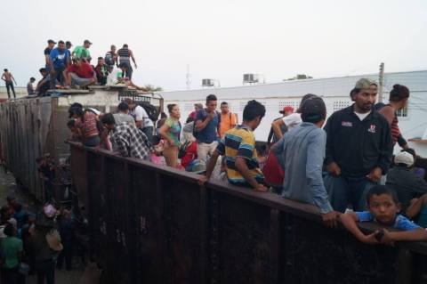 Trump amenaza y cumple: desde el domingo planea redadas masivas contra indocumentados