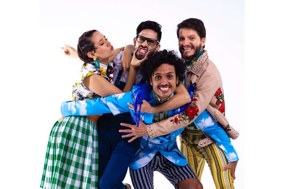 Los integrantes de la banda son Diana Echandía, Didier Martínez, Eduardo González y Juancho Valencia.