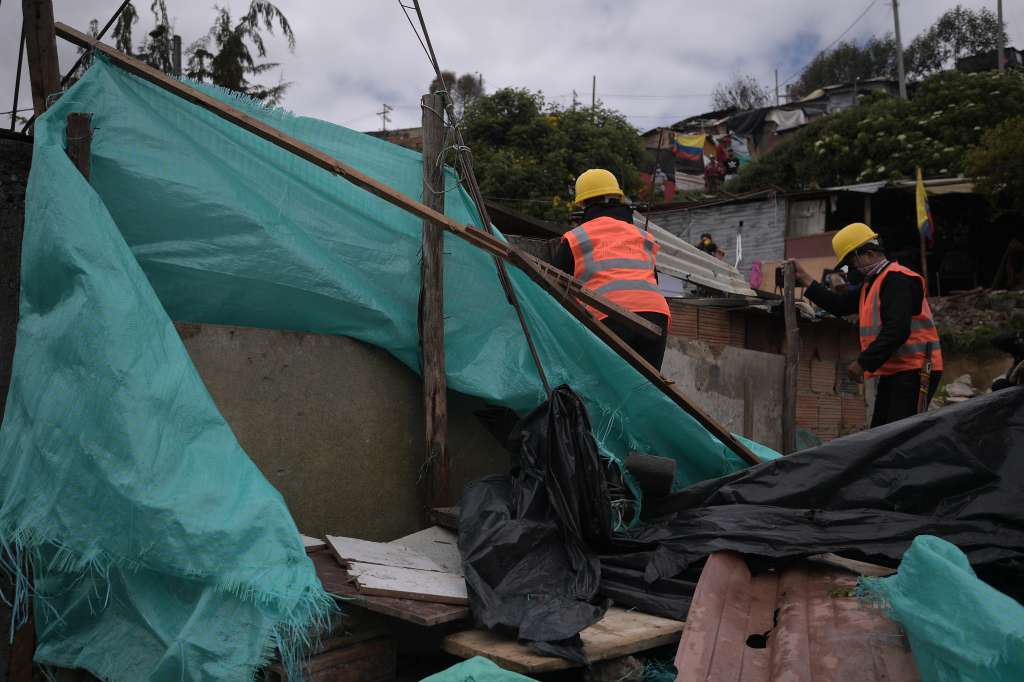 Desalojo realizado el 29 de mayo en medio de la cuarentena por el Covid-19 en el barrio Altos de la Estancia en la localidad Ciudad Bolívar, habitantes denuncian violencia y piden ayudas.