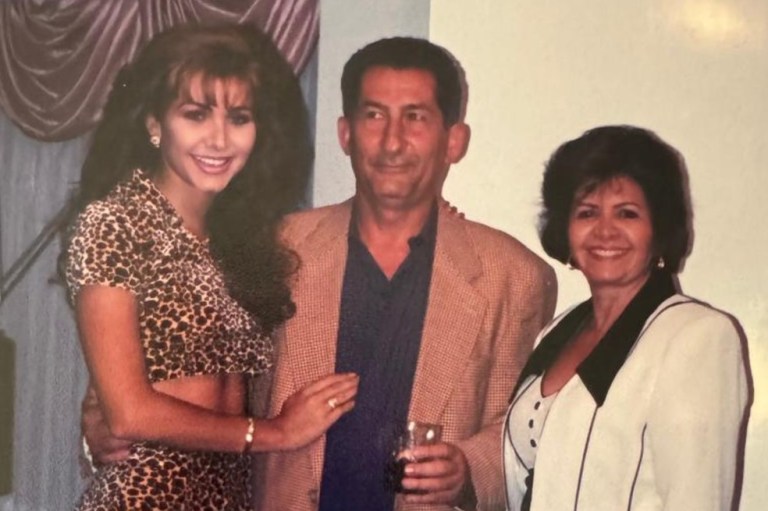 Lady Noriega y su papá.