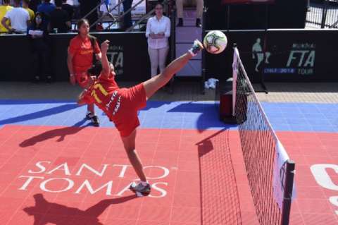 Luisa Villamil, capitana del fútbol-tenis en Colombia