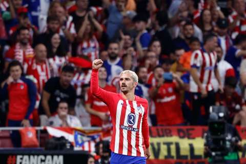 Atlético le quitó el invicto y el liderato al Real Madrid