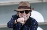Joaquín Sabina sorprende a sus fanáticos con “Sintiéndolo mucho”, su CD doble