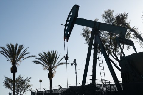 Recuperación de la demanda china de petróleo dispara precios de América Latina a África