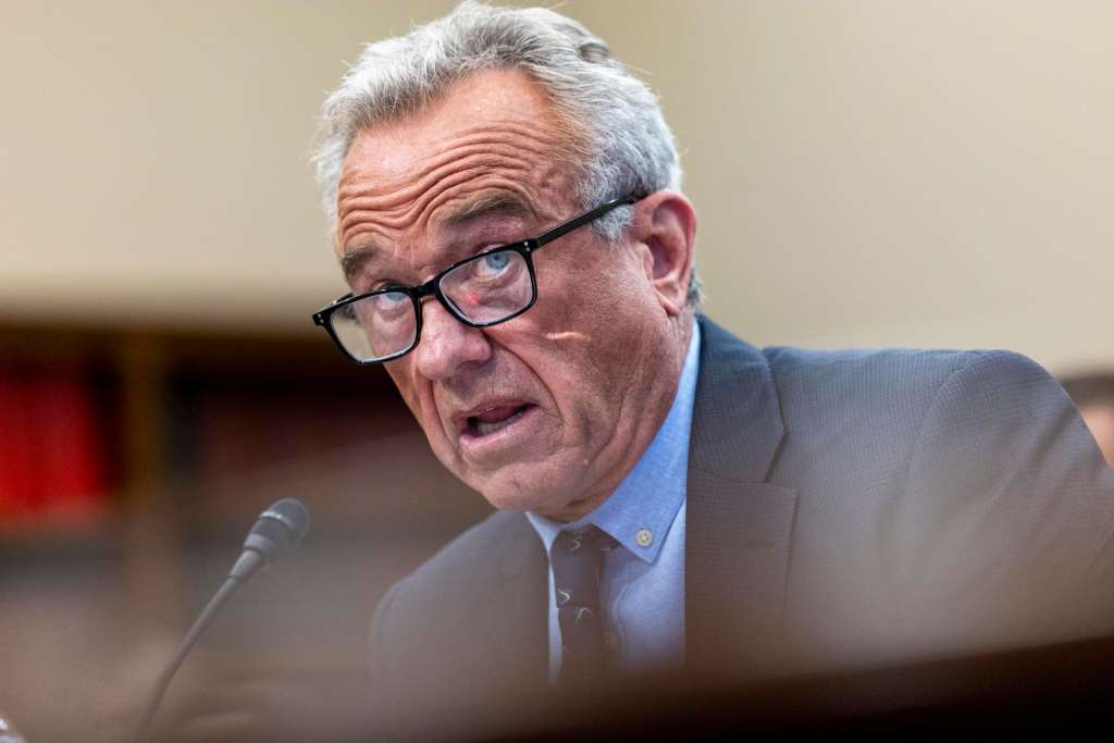 WASHINGTON (United States), 14/05/2025.- US Secretary of Health and Human Services Robert F. Kennedy Jr. testifies before the House Labor, Health and Human Services, Education, and Related Agencies Subcommittee hearing on the 2026 White House budget request on Capitol Hill in Washington, DC, USA, 14 May 2025. Throughout the hearing Secretary Kennedy defended the Trump administration’s proposed cuts to top health agencies EFE/EPA/SHAWN THEW