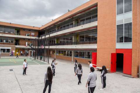 Con una inversión de 2.6 billones de pesos Distrito entrega ocho colegios en Bogotá