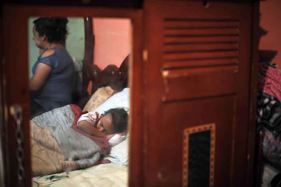 Daniella despertó del coma hace cinco días y salió del Hospital El Tunal la noche del miércoles. / Óscar Pérez - El Espectador
