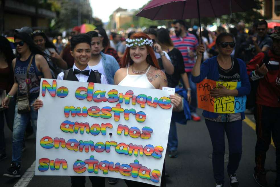 Las parejas integradas por dos hombres o dos mujeres han tenido que recorrer un largo trecho para alcanzar la posición en la que están ahora. / Cristian Garavito- El Espectador