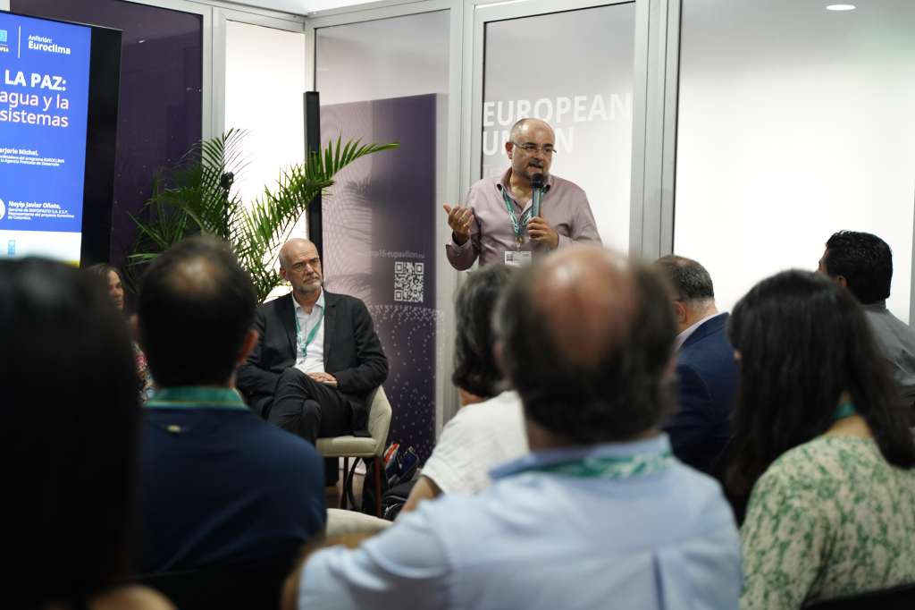 Giles Bertrand, embajador de la Unión Europea en Colombia, quien destacó el importante papel que cumple el agua en la conservación de la biodiversidad y en la resolución de conflictos.