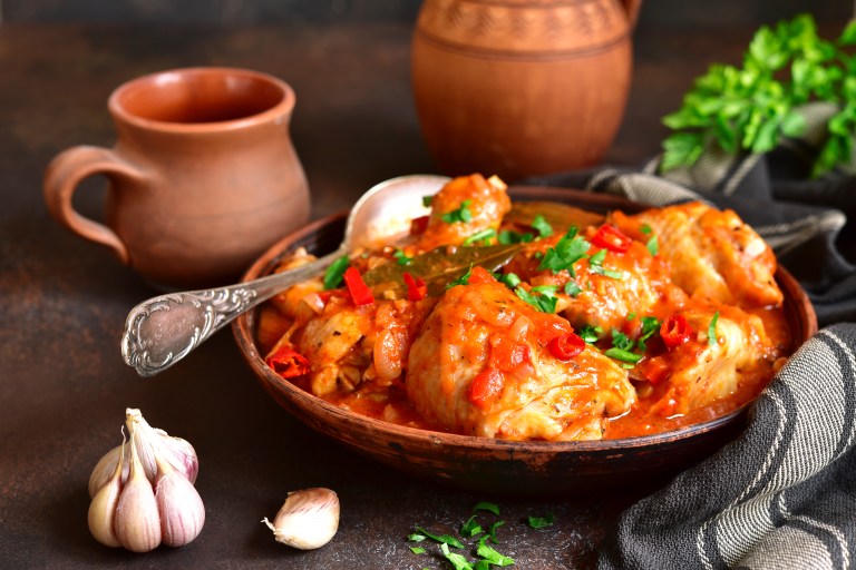 Este es el paso a paso para preparar sudado dulce de pollo