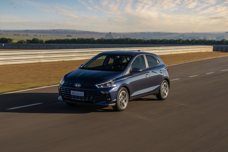 Los motores presentados en Braisl fueron el Kappa 1.0 (80 CV, 10,2 Kgfm, acoplado a caja manual) y Kappa TGDI 1.0 (120 CV, 17,5 Kgfm y acoplado a cajas manuales y automáticas), ambos de tres cilindros y 12 válvulas.