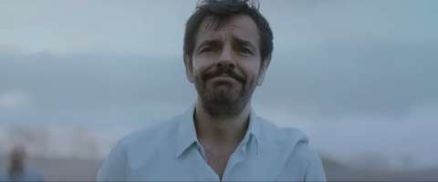 Eugenio Derbez abraza su faceta dramática con la película “Radical”