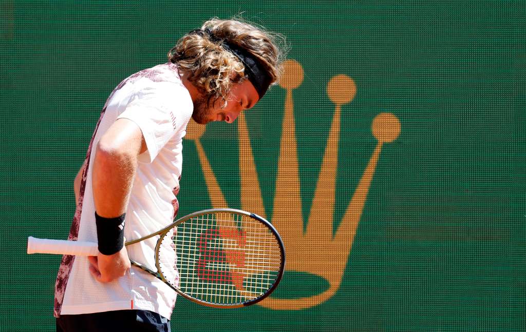 Roquebrune Cap Martin (France), 14/04/2023.- Stefanos Tsitsipas of Greece reacts during his match against Taylor Fritz of the US during their quarter final match at the Monte-Carlo Rolex Masters tournament in Roquebrune Cap Martin, France, 14 April 2023. (Tenis, Francia, Grecia) EFE/EPA/SEBASTIEN NOGIER