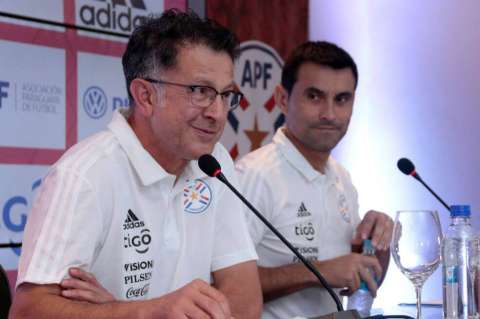 Juan Carlos Osorio define su futuro con Paraguay