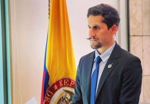 Gobierno Petro confirma llegada de Sebastián Guanumen a la Embajada en Chile