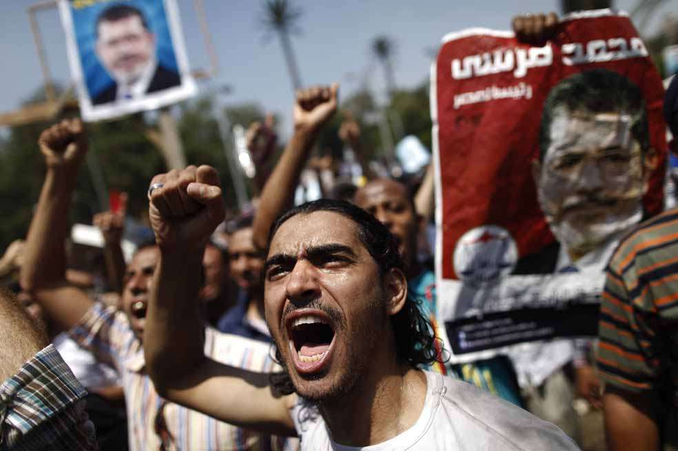 Las calles de Egipto siguen llenas de personas que celebran la salida del presidente Mohamed Mursi del poder. / AFP