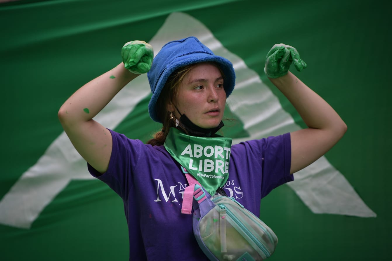 La Corte Constitucional estudió dos demandas que reposaron en los despachos de los magistrados Alberto Rojas Ríos y Antonio José Lizarazo, quienes terminaron siendo coponentes y dando aval a la despenalización del aborto en Colombia.