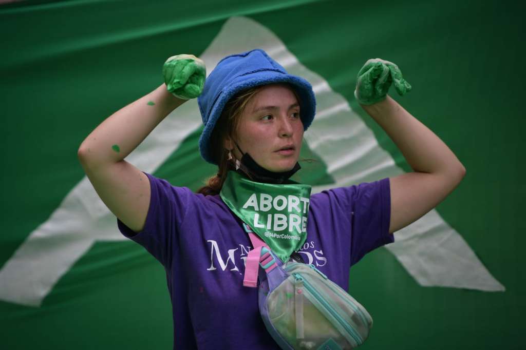 La Corte Constitucional estudió dos demandas que reposaron en los despachos de los magistrados Alberto Rojas Ríos y Antonio José Lizarazo, quienes terminaron siendo coponentes y dando aval a la despenalización del aborto en Colombia.