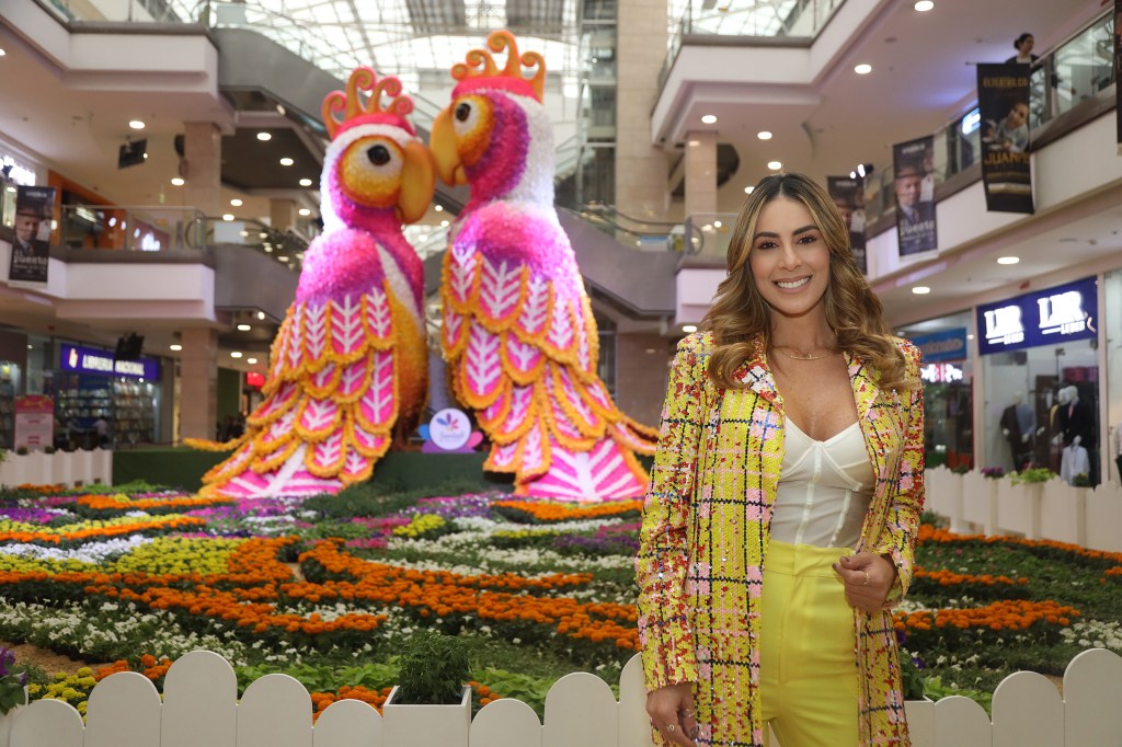Carolina Soto firma de autógrafos en Centro Comercial Santafé