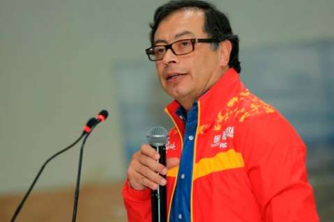 ‘Peñalosa está viendo con desidia obras de vital importancia para Bogotá’: Petro