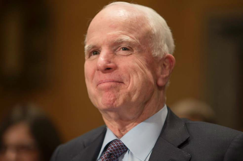 La ausencia del senador John McCain plantea un problema para la mayoría republicana en el Senado. / AFP