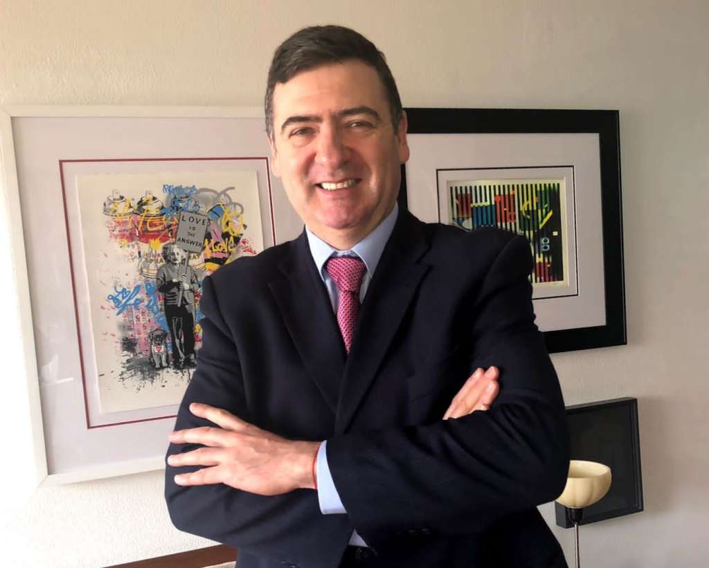 Felipe Andrés Forero es Ingeniero Naval Electrónico con Maestría en Administración de Empresas.