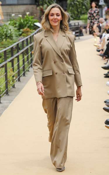 Desfile Faride Ramos en el Jardín Botánico