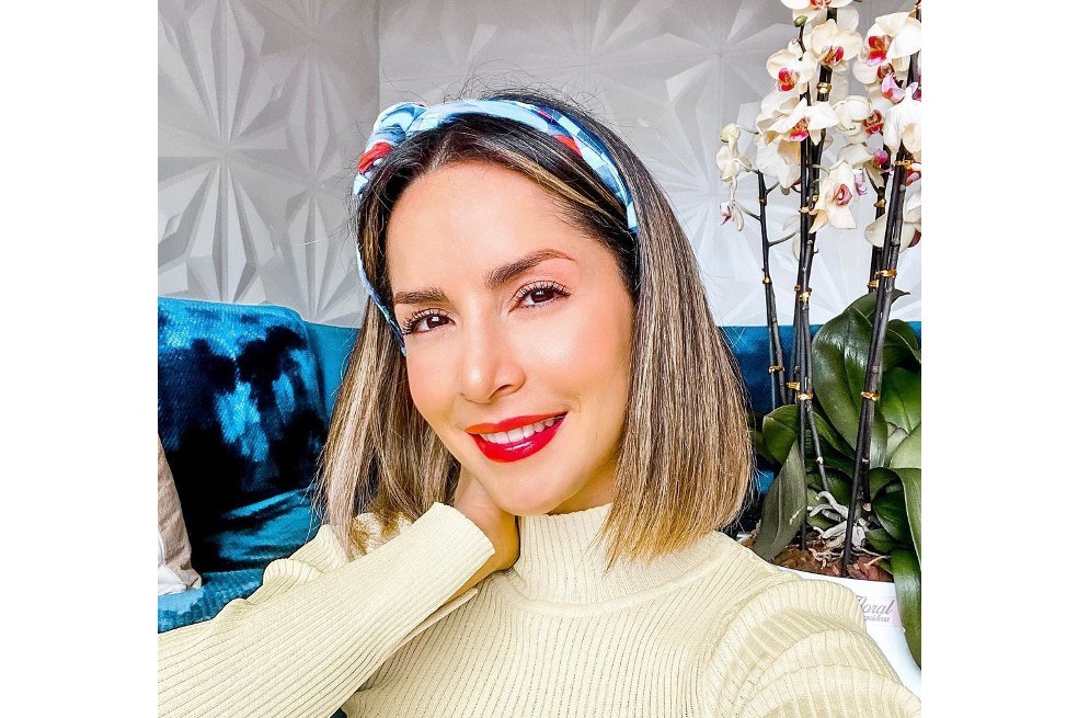 Carmen Villalobos ha tenido varios looks a lo largo de su carrera.  Por muchos años se caracterizó por su larga melena, pero hace un tiempo sorprendió con un radical corte por encima de sus hombros. Sin embargo, desde un principio fue elogiada por sus 18 millones de seguidores en su cuenta de Instagram y en las demás plataformas digitales.