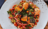 En 15 minutos prepara esta ensalada de salmón