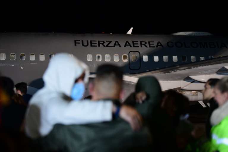Llegada colombianos repatriados desde Israel