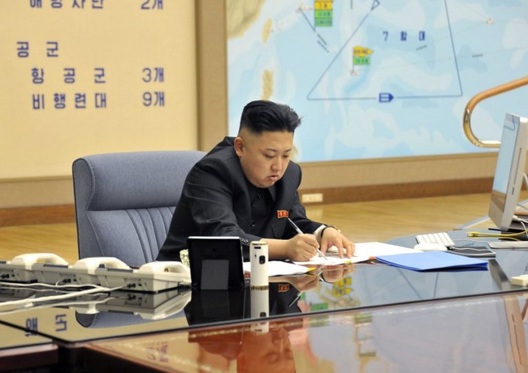 Corea del Norte habría cargado misiles en lanzaderas móviles, según Seúl