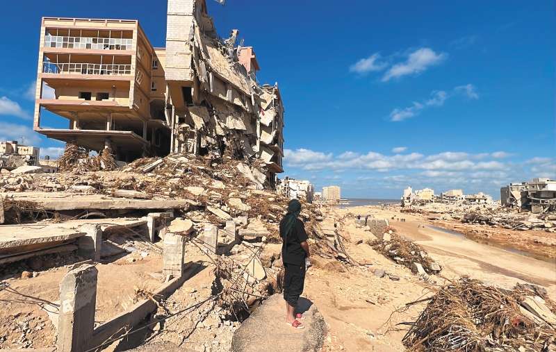 Vista de un edificio colapsado en la ciudad de Derna. / EFE