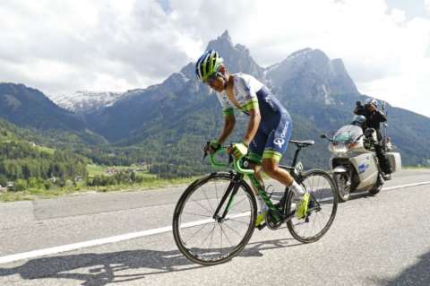 Esteban Chaves luchó y se mantiene segundo en el Giro