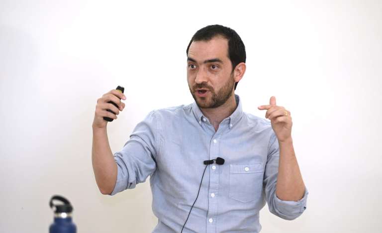 Luis Roberto Martínez: explorando la identidad y su herencia familiar