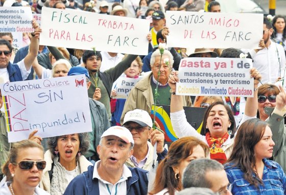 La idea del uribismo es canalizar a su favor el inconformismo de una parte del país frente al proceso de paz. / Archivo