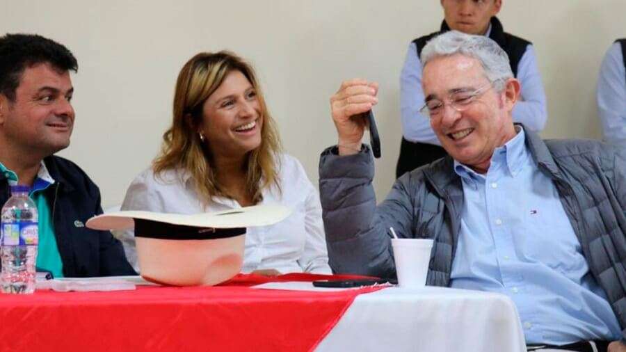 La senadora Paola Holguín y el expresidente Álvaro Uribe. / Archivo particular
