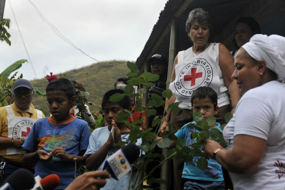 La Cruz Roja Internacional estuvo con Piedad Córdoba en el Cauca. / EFE