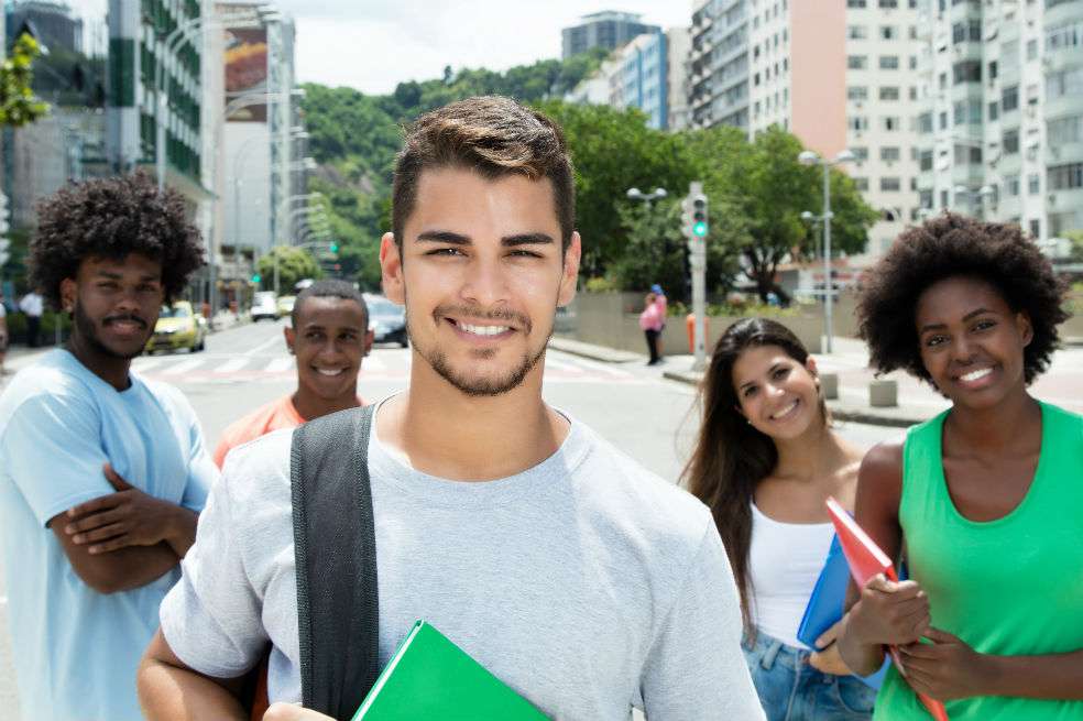 Pueden ser estudiantes de educación normalista, superior, técnico profesional, tecnológica o universitaria. / iStock