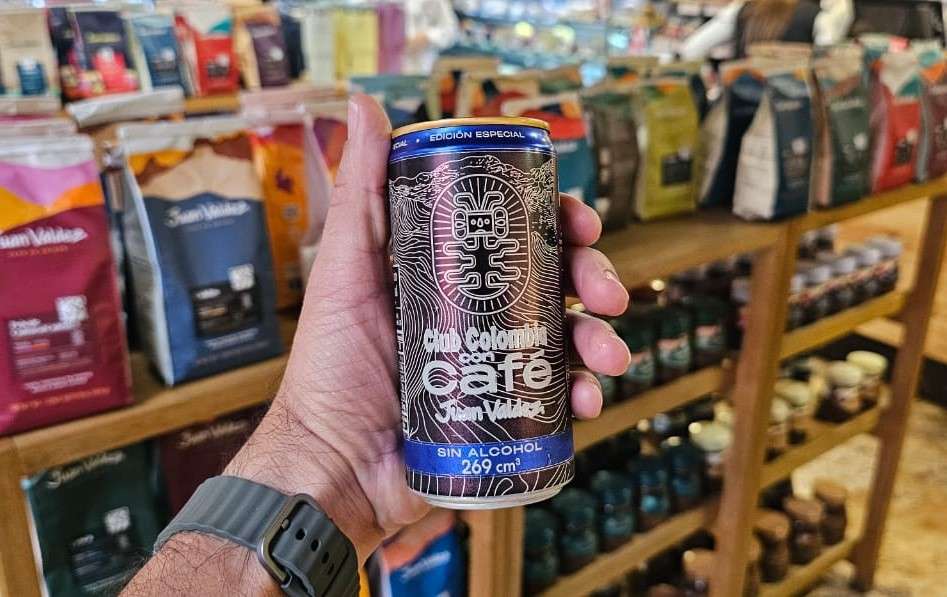 La nueva cerveza que fusiona dos marcas icónicas colombianas: Club Colombia y Juan Valdez.