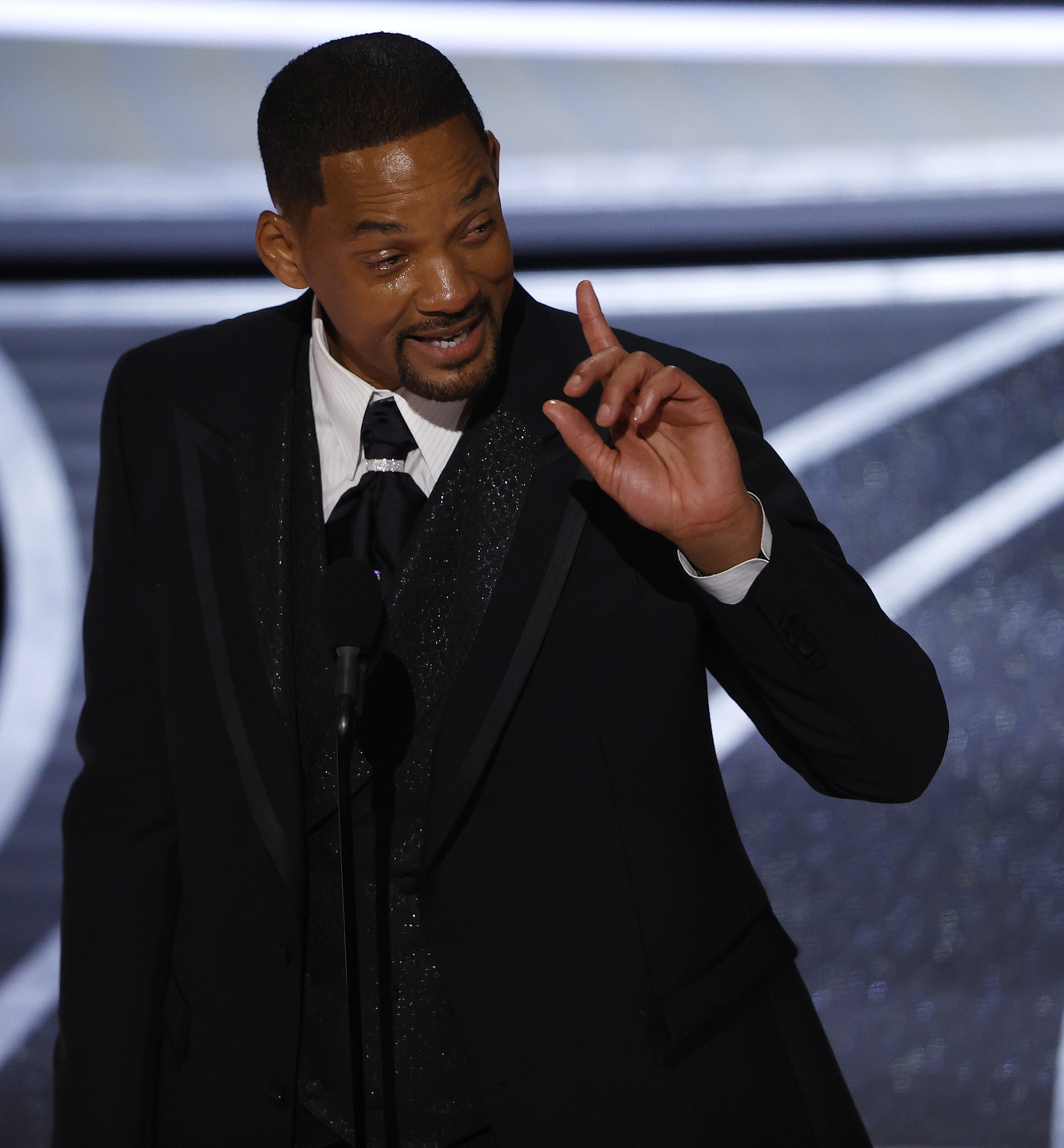 Hollywood (United States), 27/03/2022.- US actor Will Smith reacts as he speaks after winning the Oscar for Best Actor for 'King Richard' during the 94th annual Academy Awards ceremony at the Dolby Theatre in Hollywood, Los Angeles, California, USA, 27 March 2022. The Oscars are presented for outstanding individual or collective efforts in filmmaking in 24 categories. (Estados Unidos) EFE/EPA/ETIENNE LAURENT
