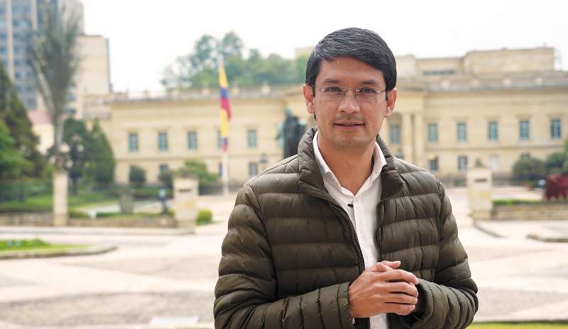 Camilo Romero inició su campaña por el Eje Cafetero. Dice que fomentar la economía nacional e innovar en la política son dos de sus banderas. /Cortesía