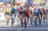 Caleb Ewan ganó la segunda etapa de la Vuelta al País Vasco, ¿y los colombianos?