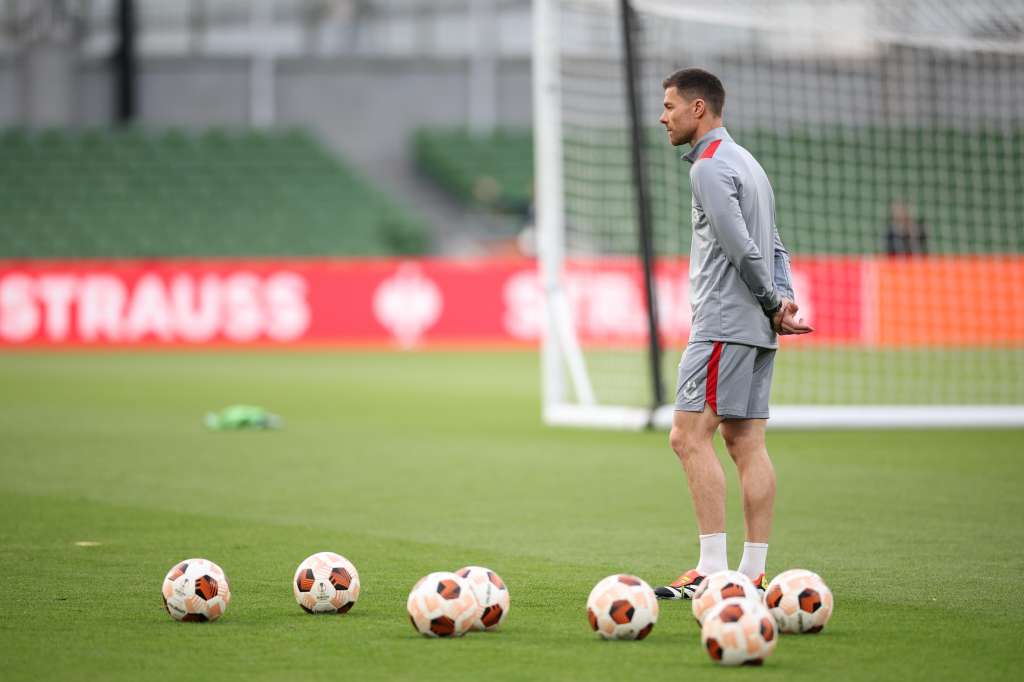 Dublin (Ireland), 21/05/2024.- Leverkusen head coach Xabi Alonso participates during a training session of the club, in Dublin, Ireland, 21 May 2024. Atalanta face Leverkusen in the UEFA Europa League Final soccer match on 22 May 2024. (Irlanda) EFE/EPA/ADAM VAUGHAN